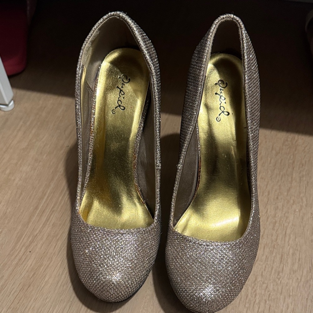 Qupid Sparkling Gold Heels